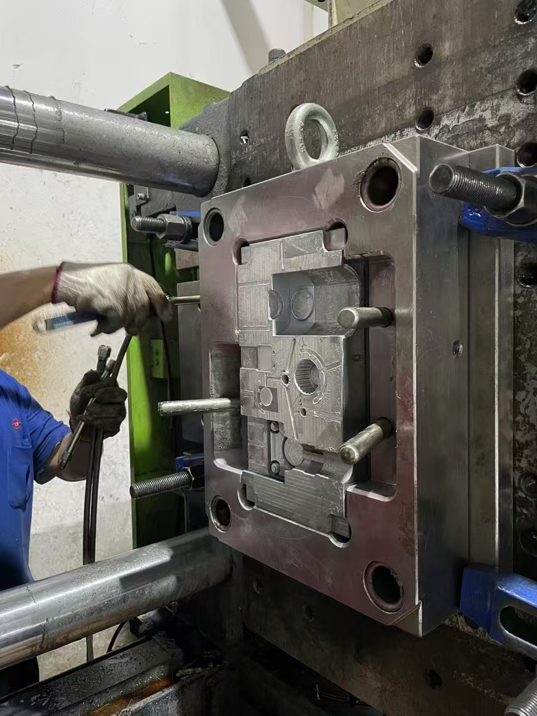 Mold development for components